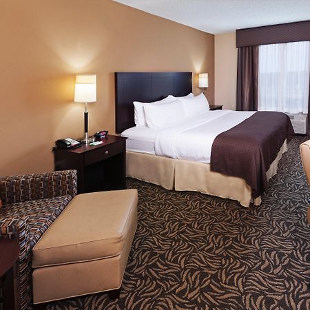 Holiday Inn Ardmore By Ihg Екстериор снимка