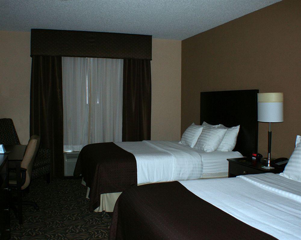 Holiday Inn Ardmore By Ihg Екстериор снимка