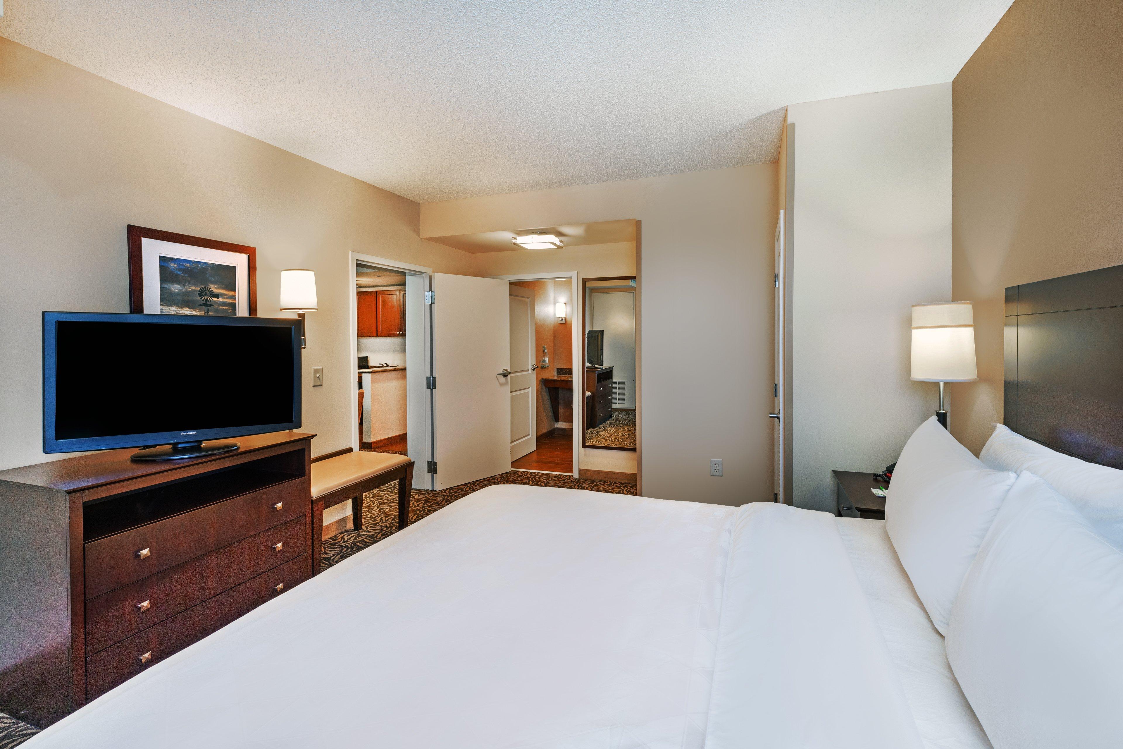Holiday Inn Ardmore By Ihg Екстериор снимка