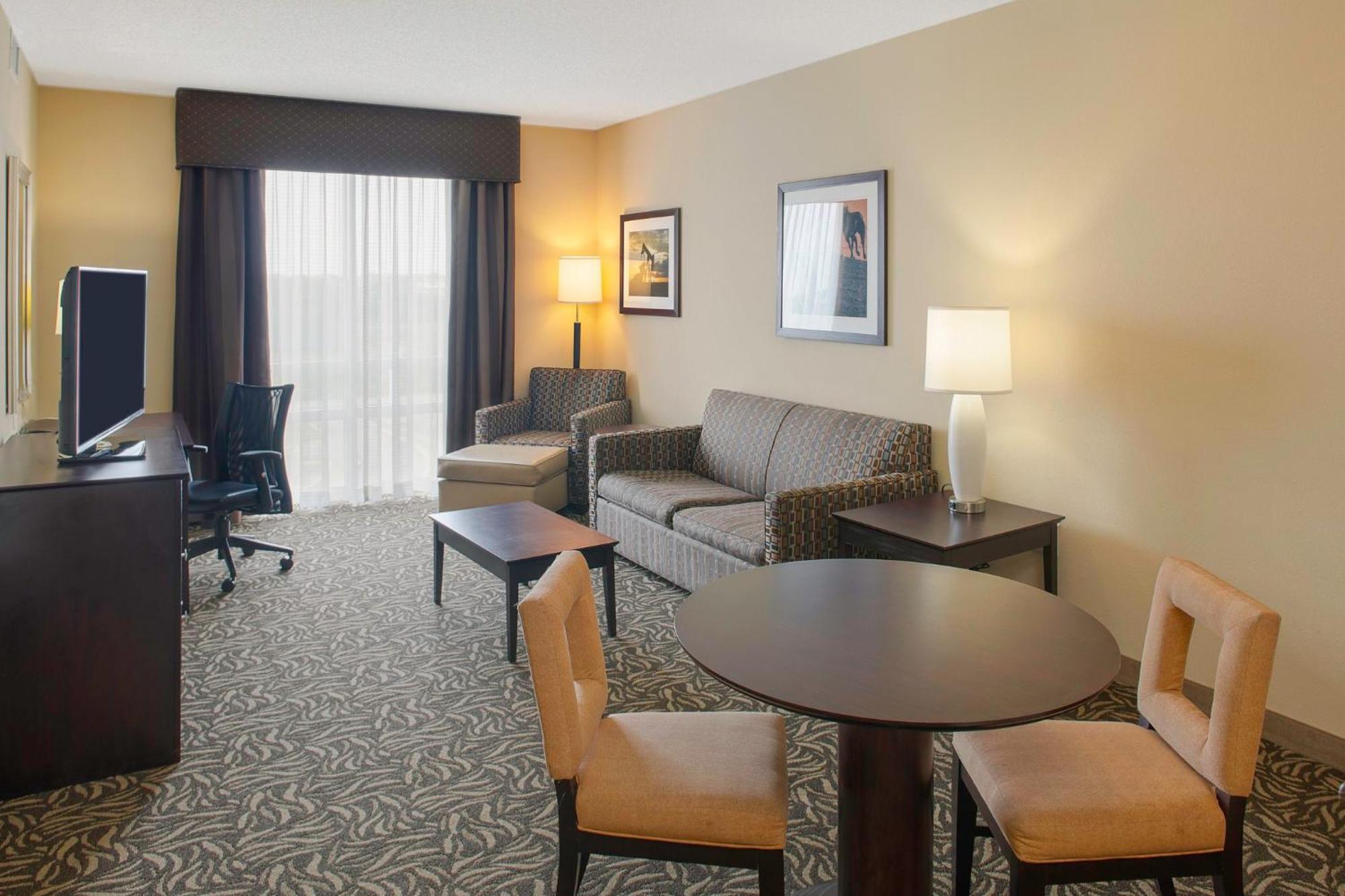 Holiday Inn Ardmore By Ihg Екстериор снимка
