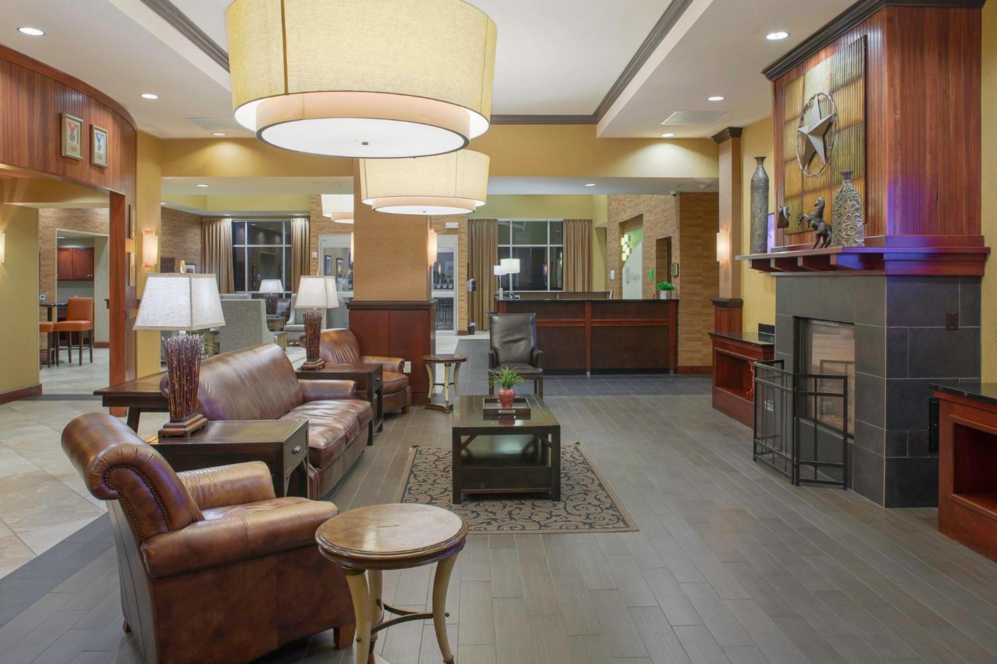 Holiday Inn Ardmore By Ihg Екстериор снимка