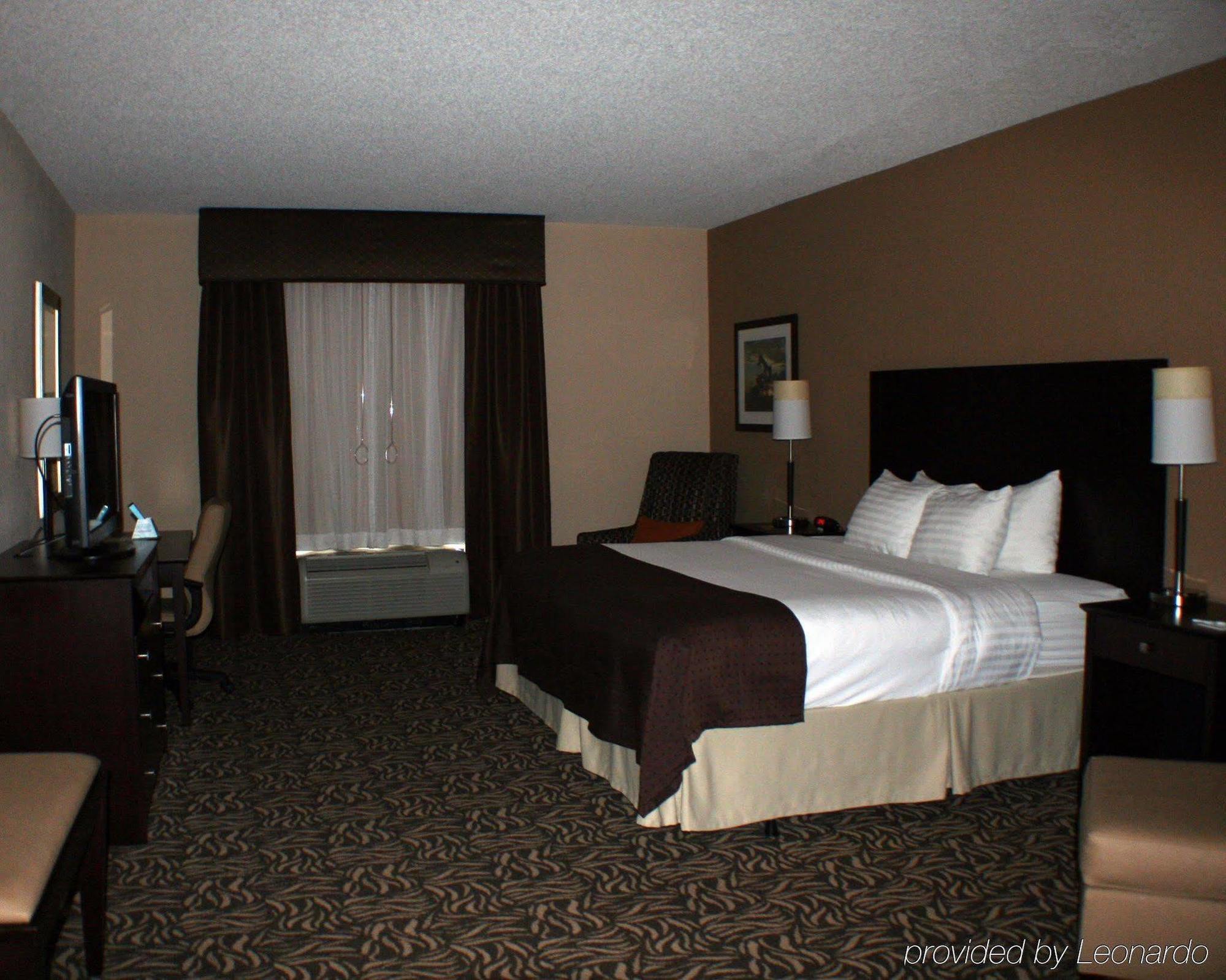 Holiday Inn Ardmore By Ihg Екстериор снимка