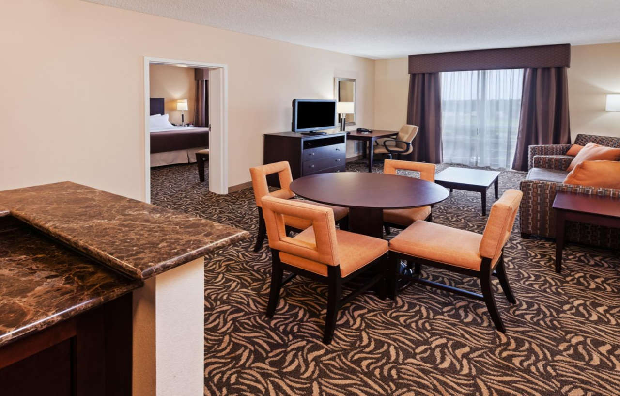Holiday Inn Ardmore By Ihg Екстериор снимка